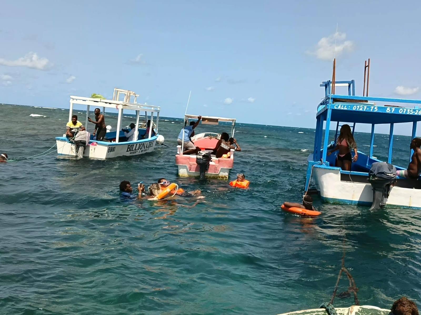 image of tourists on half day excursion at watamu marine park